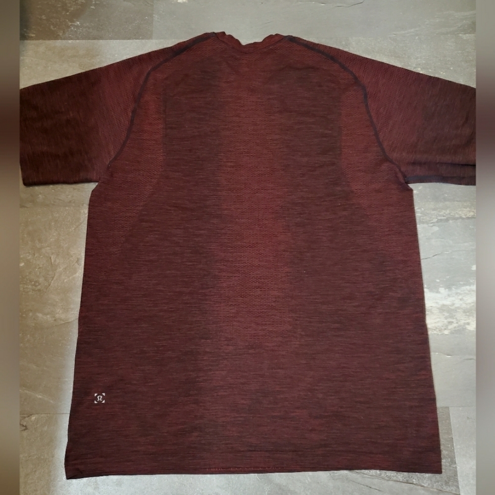 Lululemon Metal Vent tech short sleeves top. Heathered dark red and black. M. - Picture 2 of 7